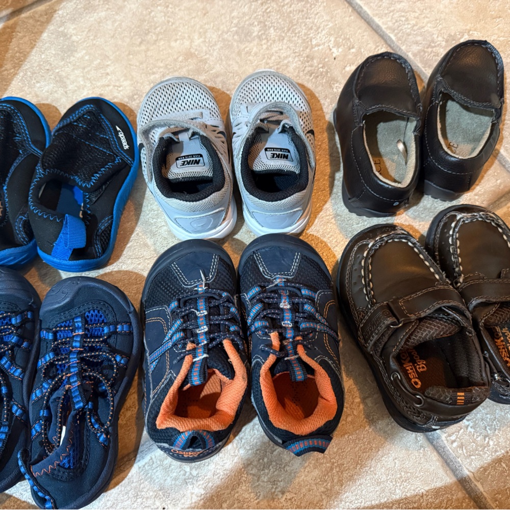 Lot of toddler size 5 shoes